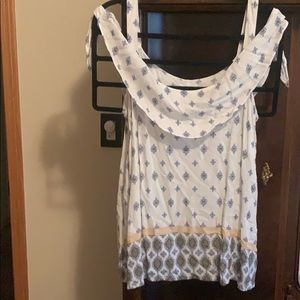 Short sleeve drop shoulder pull over top